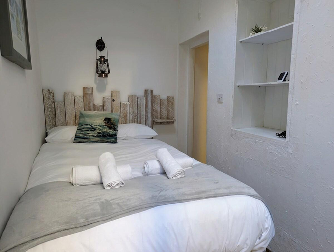 Bedroom, Mermaid Cottage | by Brighton Holiday Lets, Brighton and Hove