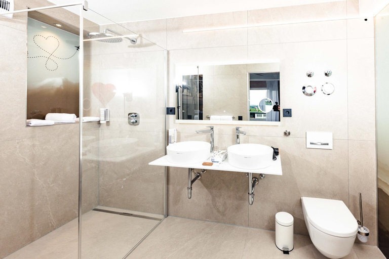 Bathroom 2, Hotel Concorde, Schwarzwald-Baar-Kreis