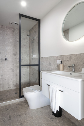 Bathroom, City Centre Apartment on Hanover - Studio 1, Dunedin