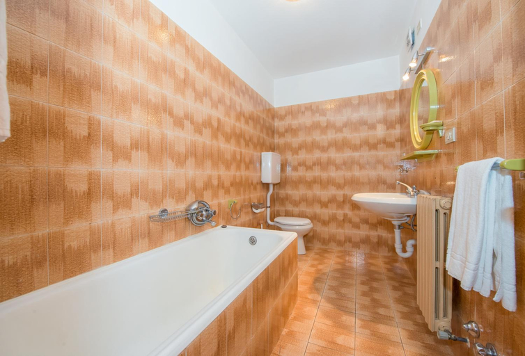 Bathroom 2, Casa Rosalba - Bormolini Hotels & Apartments, Sondrio