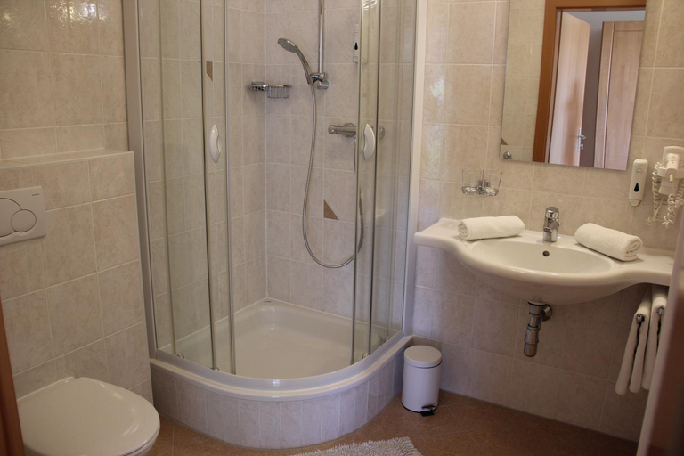 Bathroom 3, Zweytick Gastezimmer Weingut, Leibnitz