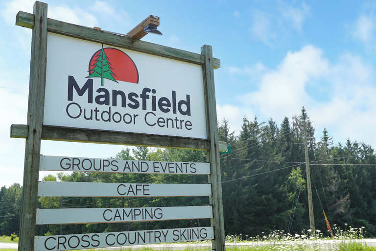 Front of property, Mansfield Outdoor Centre, Dufferin