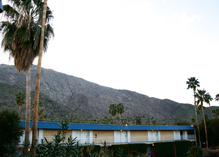Others 5, Delos Reyes Palm Springs, Riverside