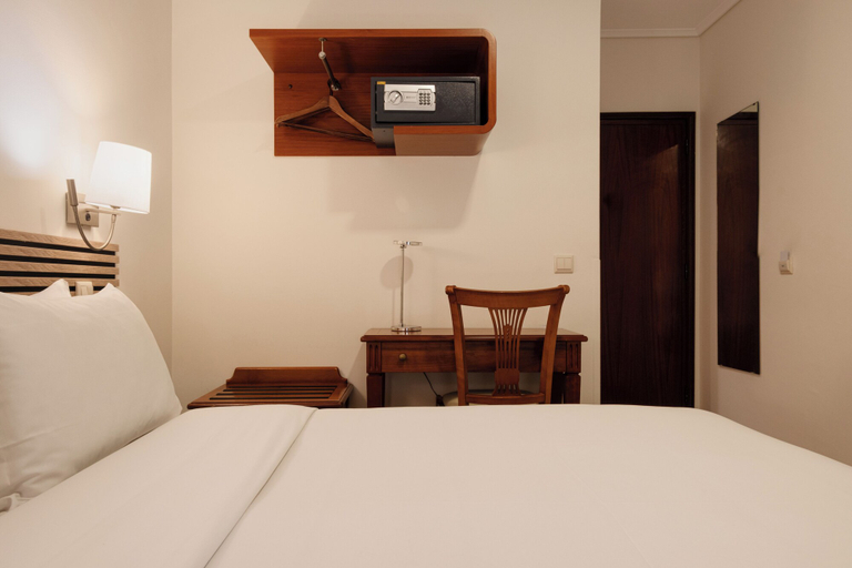Bedroom 3, Hotel da Bolsa, Porto