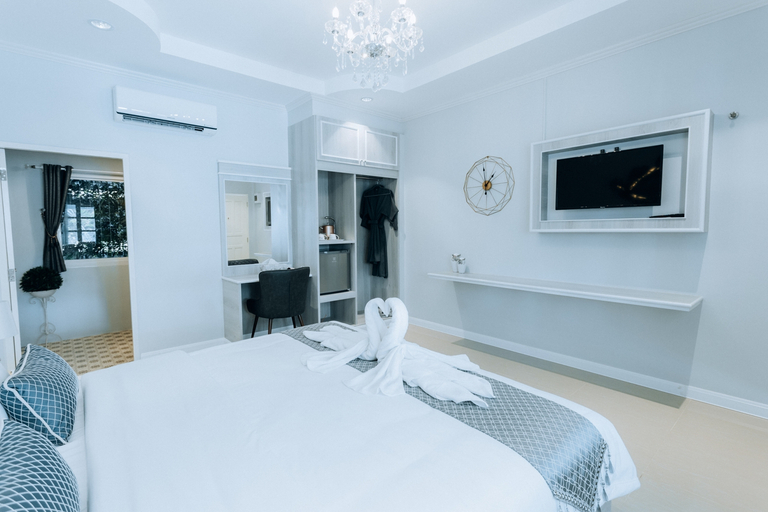 Bedroom 13