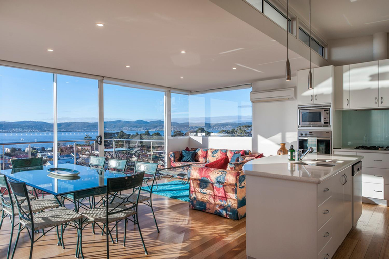 Others 5, 567 Sandy Bay, Hobart