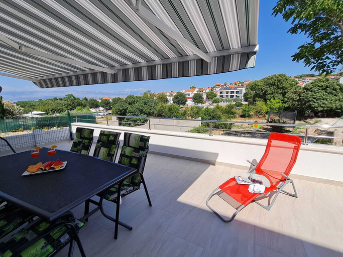 Terrace/patio 3, Luxury Apartment Ani II, Sutivan