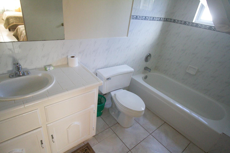 Bathroom 3, Sea View Chateau