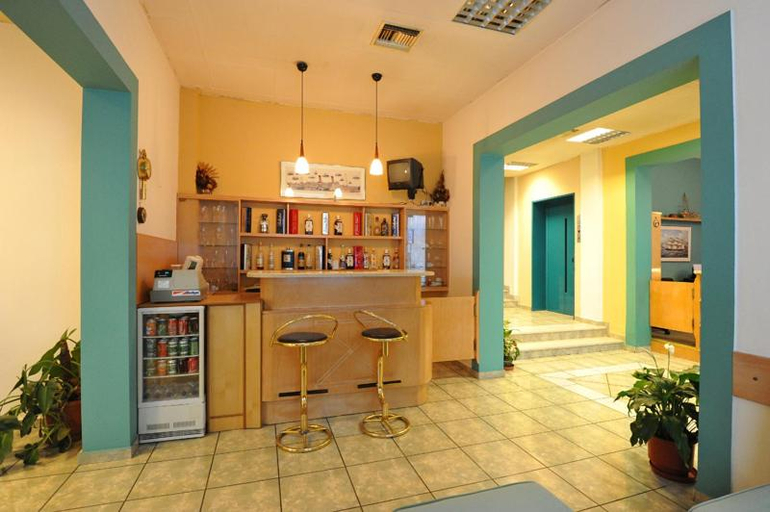 Others 5, Hotel Avra, Thessaly