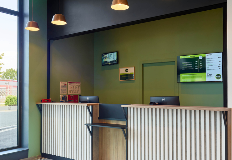 Public Area 3, B&B HOTEL Paris Clichy-sous-bois 3 étoiles, Seine-Saint-Denis