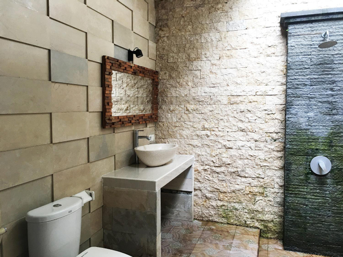 Bathroom 11