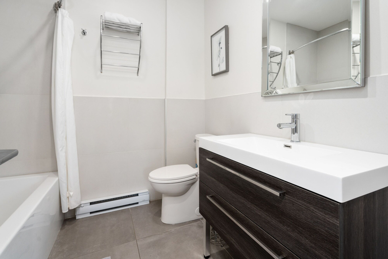 Bathroom 3, Plateau Prime Residence, Montréal