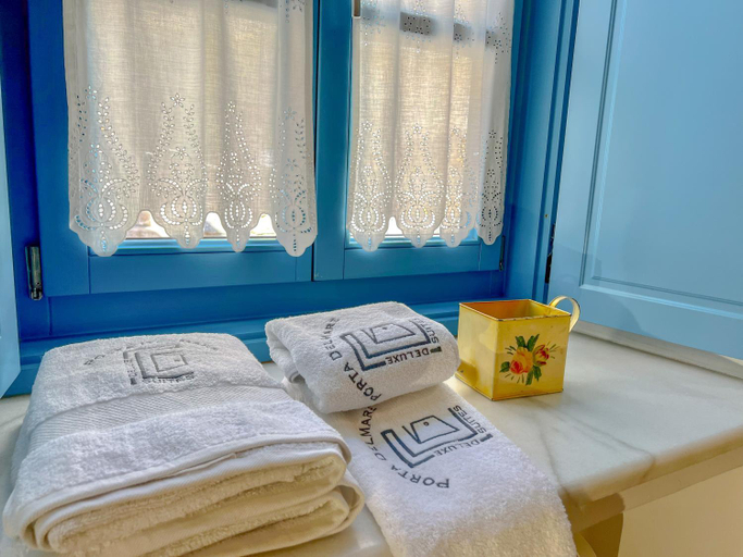 Others 2, PortaDelMare deluxe suites, Attica