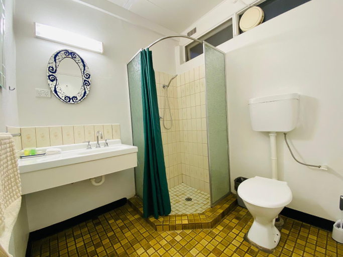Bathroom 4, Mid Valley Motel, Latrobe - Morwell