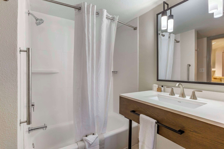 Bathroom 4, Windmill Suites Surprise - Phoenix, an Ascend Collection Hotel, Maricopa