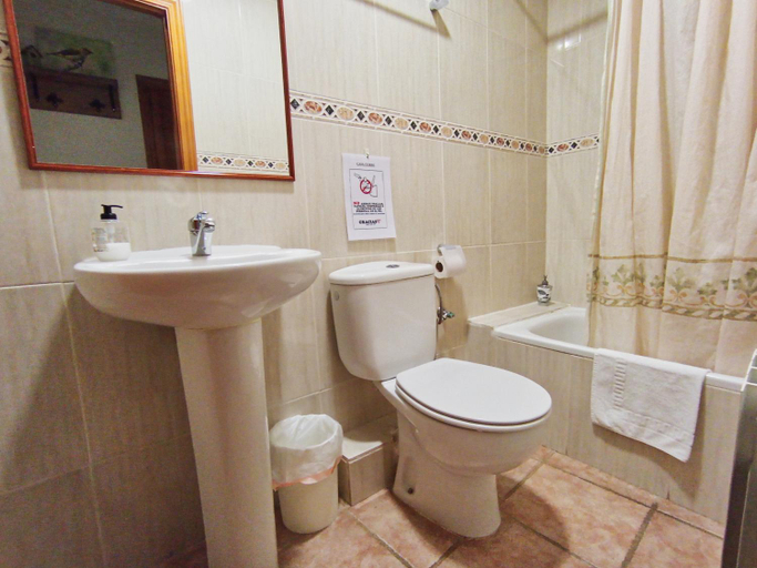 Bathroom 3, Casa Gerbe, Huesca