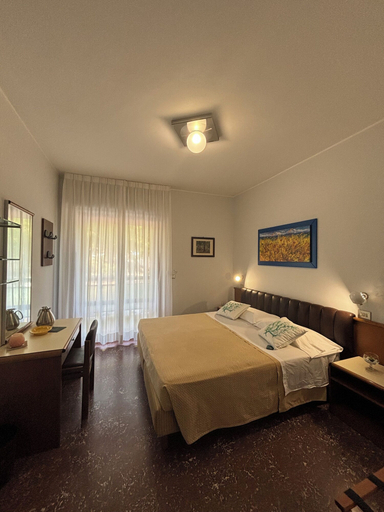 Bedroom 3, Hotel Astoria, Teramo