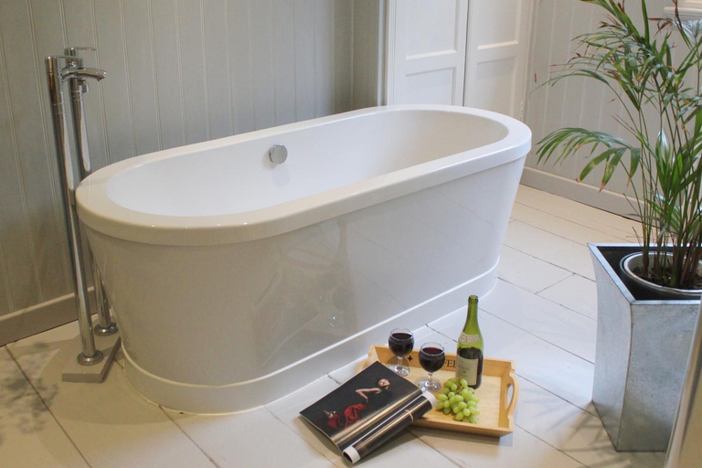Bathroom 2, Tide House Seaside Holiday Cottage, Devon