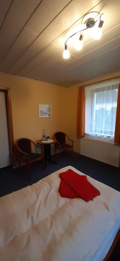 Bedroom 2, Fruhstuckspension "Schlosselmuhle", Erzgebirgskreis