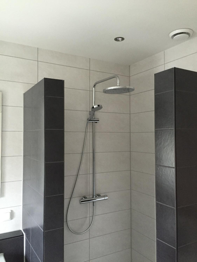 Bathroom 3, Herberg het Landhuis, Bergen