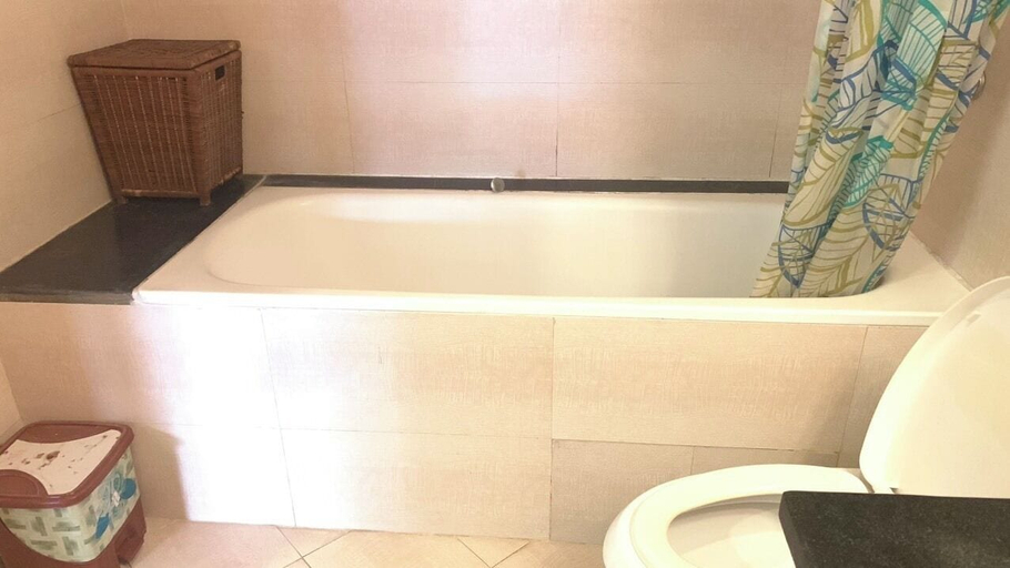 Bathroom 2, Luxe Paradise Residence 74KT, Đống Đa