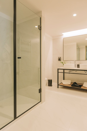 Bathroom 4, Hotels 705 Porto Prime Home, Porto