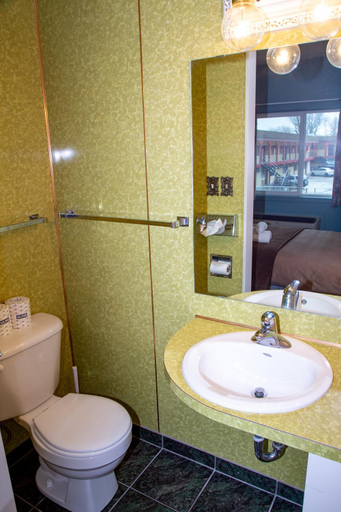Bathroom 3, Spanish Villa Resort, Okanagan-Similkameen