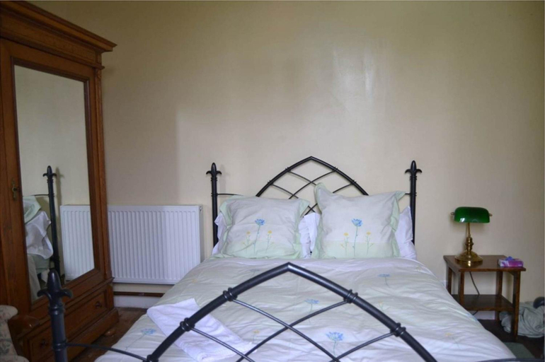Bedroom 3, Manoir La Breuille, Charente