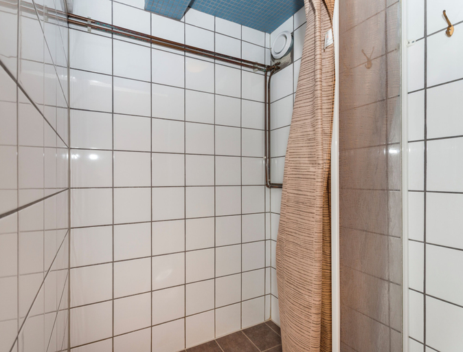 Bathroom 2, Wahlbrygga, Vågan