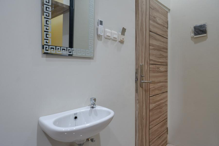 Bathroom 12