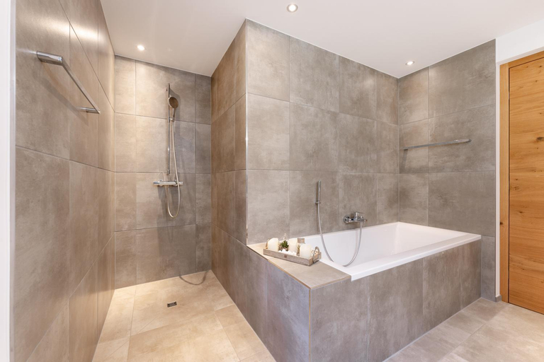 Bathroom 3, Ferienwohnung "Urlaub am Arlberg", Bludenz