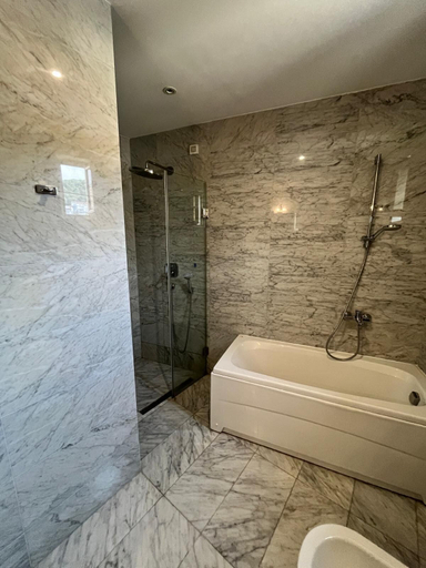 Bathroom 5, Hotel Atina