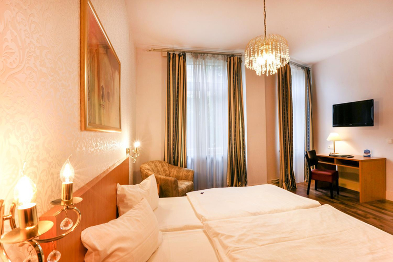 Bedroom 3, Hotel Markgrafler Hof, Karlsruhe