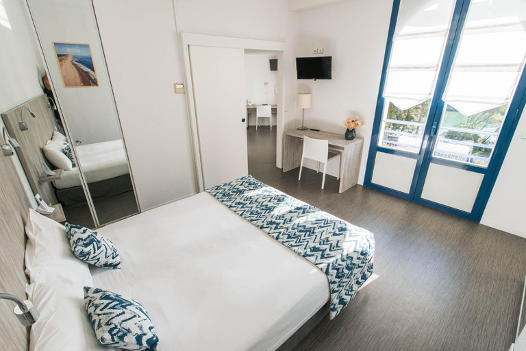 Bedroom, Hotel Mercedes, Landes