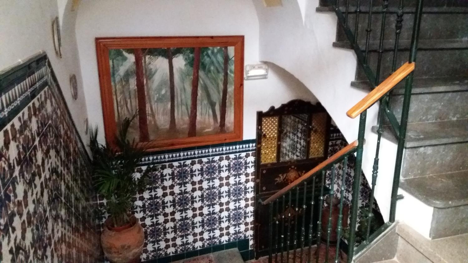 Others 2, Hostal Manolo, Cádiz
