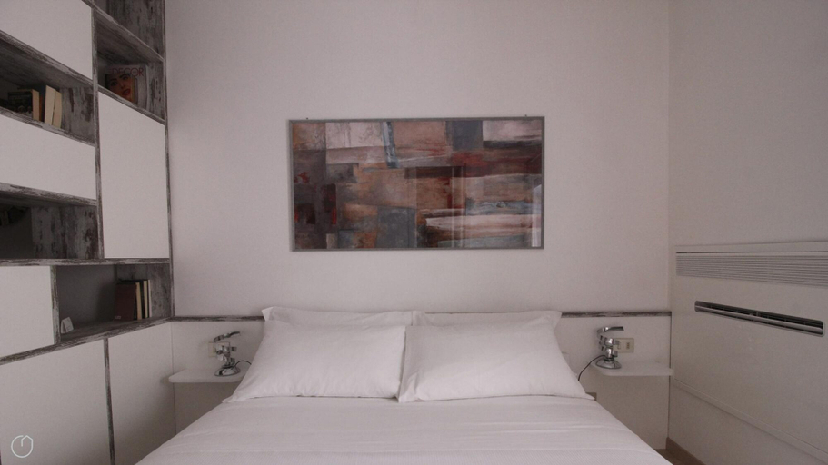 Bedroom 4, Bligny 39 B, Milano