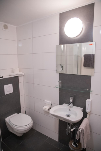 Bathroom 3, Romerhof, Lörrach