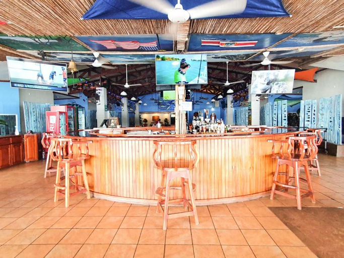 Food & Drinks 3, Fish Hook Marina Hotel, Golfito