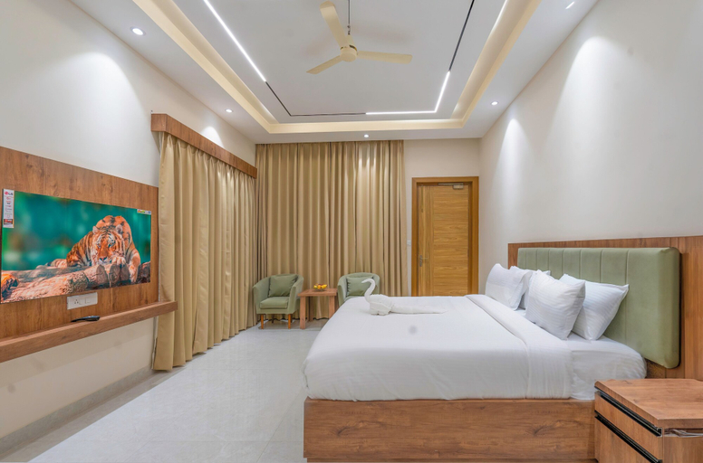 Bedroom 3, Corbett Four Seasons, Nainital