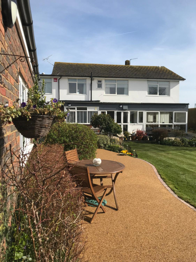 Exterior & Views 1, The Coastyard Hotel and garden Chalets., West Sussex