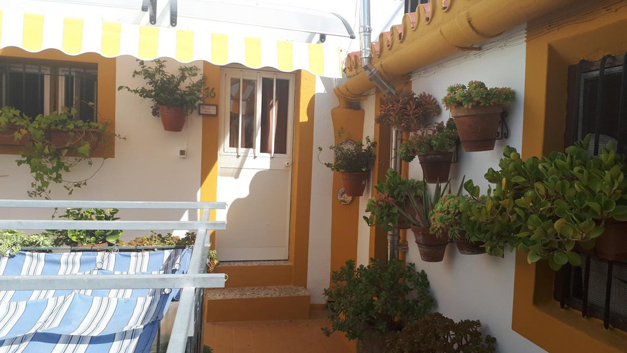 Others 4, Hostal Manolo, Cádiz