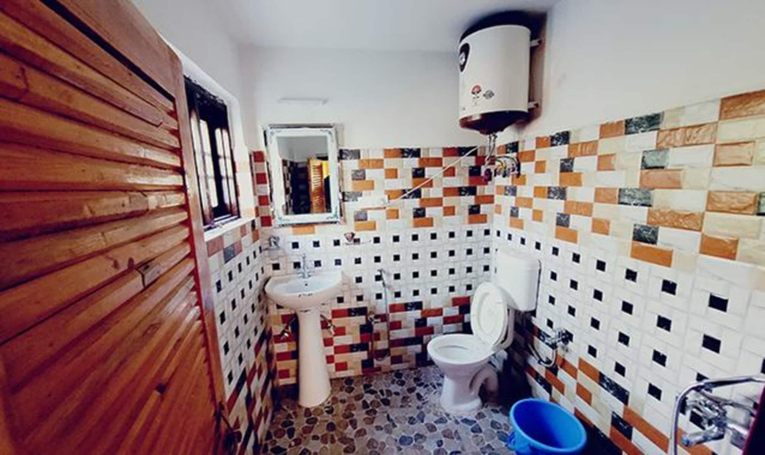 Bathroom 5, Fabhotel Ta Hayaat, Srinagar