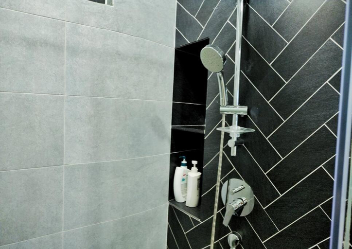 Bathroom 4, Sunway Velocity Two 公寓连接天桥步行前往 Velocity Mall以及MRT和LRT换乘站, Kuala Lumpur
