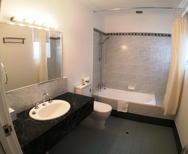 Bathroom 4