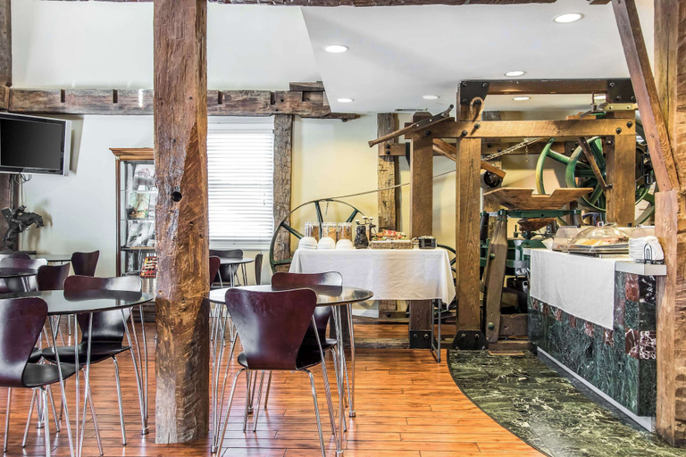 Food & Drinks 5, Inn at the Mill, an Ascend Collection Hotel, Washington