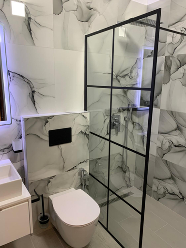 Bathroom 3, Hotel Elite, Sarandës