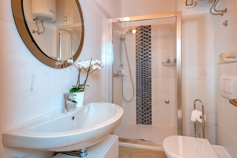 Bathroom 1, Fortezza - Hvar Old Town Apartment, Hvar