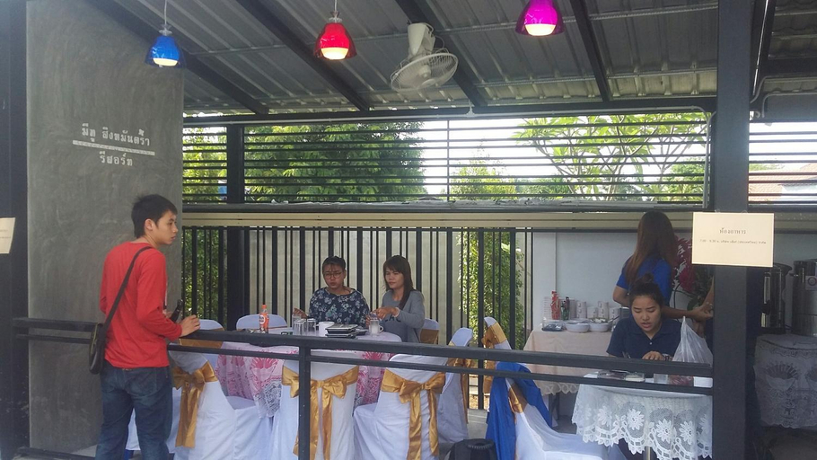Food & Drinks 4, me2 Singhamuntra Resort Kamphaengsaen, Kamphaeng Saen