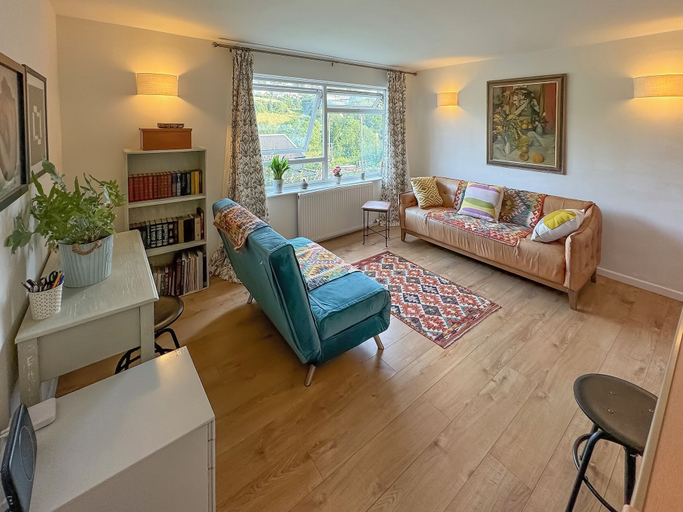 Others 5, Stroud's Golden Valley 2-bedroom Apartment Retreat, Gloucestershire