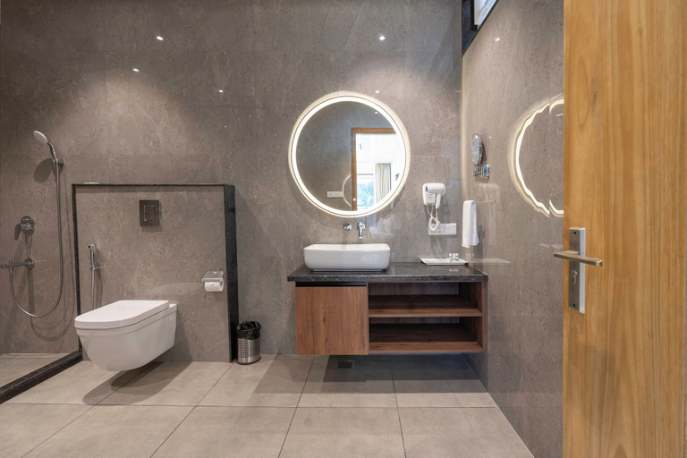 Bathroom 4, Corbett Four Seasons, Nainital